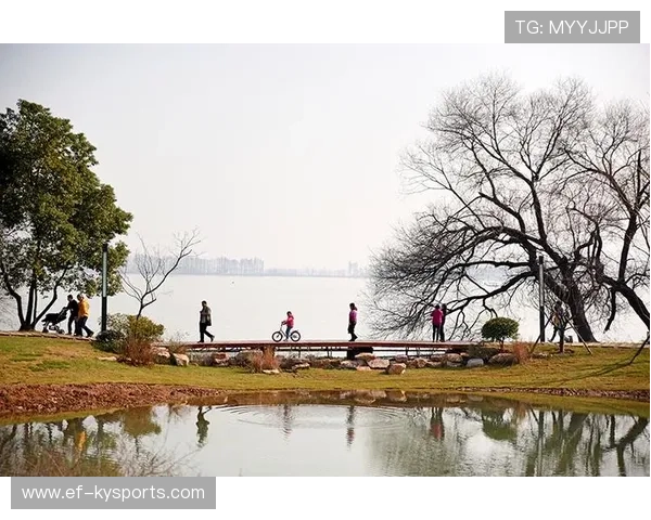 城市公路赛跑：都市里的健步飞奔，城市公路视频